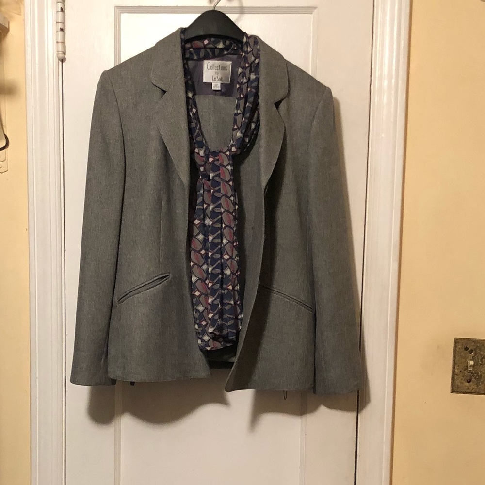 Gray pant suit with scarf